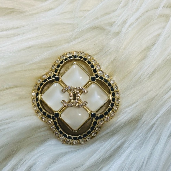 Chanel Brooch - Perfect condition. - Picture 1 of 4